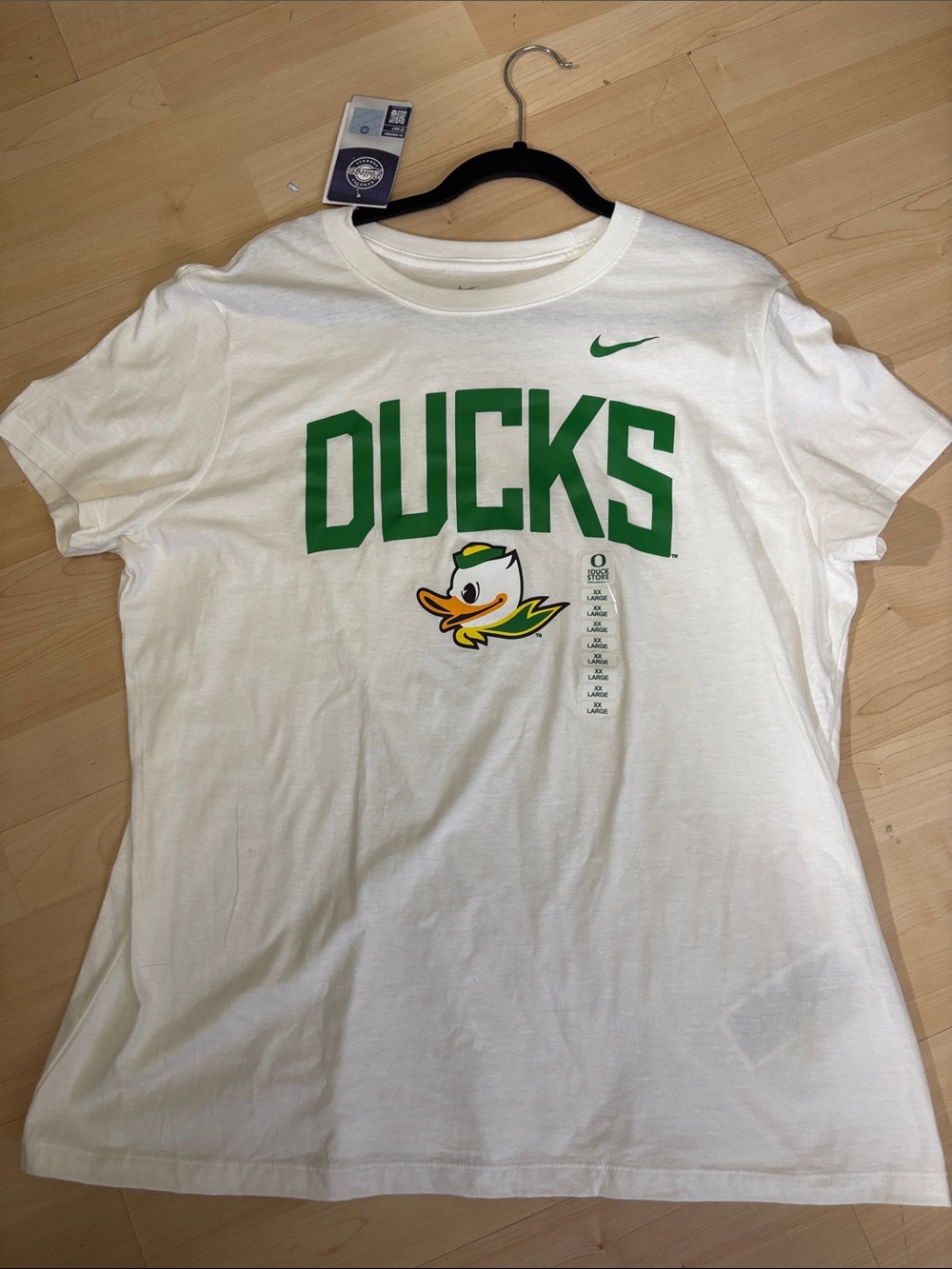 Nike Women XXL White Tee with Green & Yellow U of O Duck Mascot #0033
